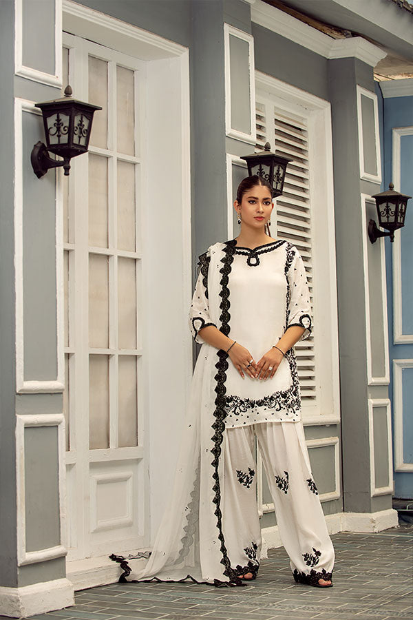 Timeless Elegance – White & Black Ensemble