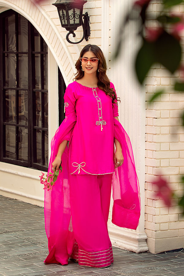 Bold in Bow – Hot Pink Perfection